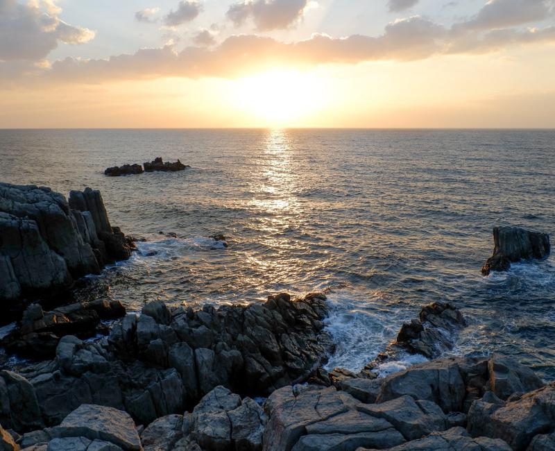 Coucher de soleil depuis Tojinbo à Sakai (Fukui) Coucher de soleil depuis Tojinbo à Sakai (Fukui)