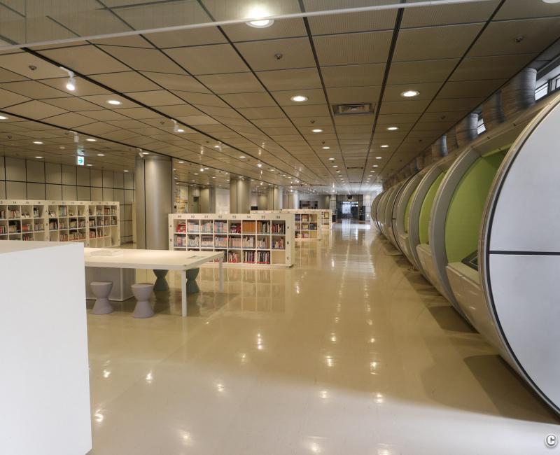Bibliothèque et vidéothèque du Minpaku (Suita, Osaka) Bibliothèque et vidéothèque du Minpaku (Suita, Osaka)