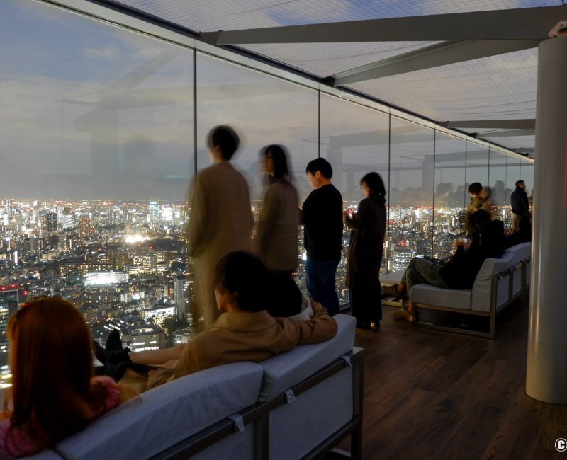 Canapés en plein air de l'observatoire Shibuya Sky (Scramble) Canapés en plein air de l'observatoire Shibuya Sky (Scramble)