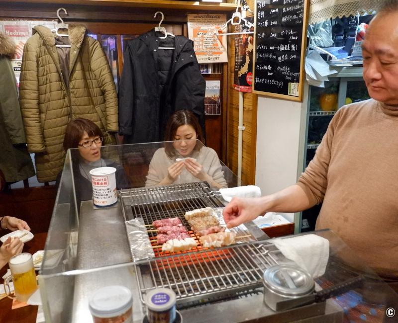 Bar à brochettes au quartier Yokocho de Hachinohe