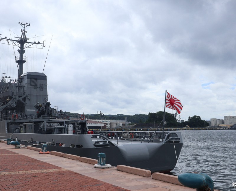 Navire militaire japonais au port de Sasebo (Nagasaki)
