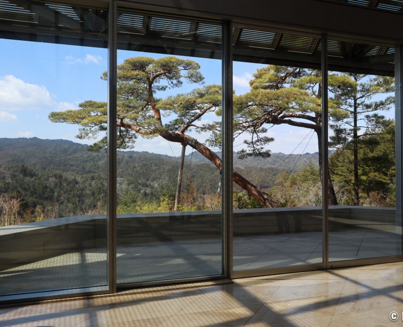 Musée Miho, vue sur le paysage depuis le bâtiment des collections permanentes