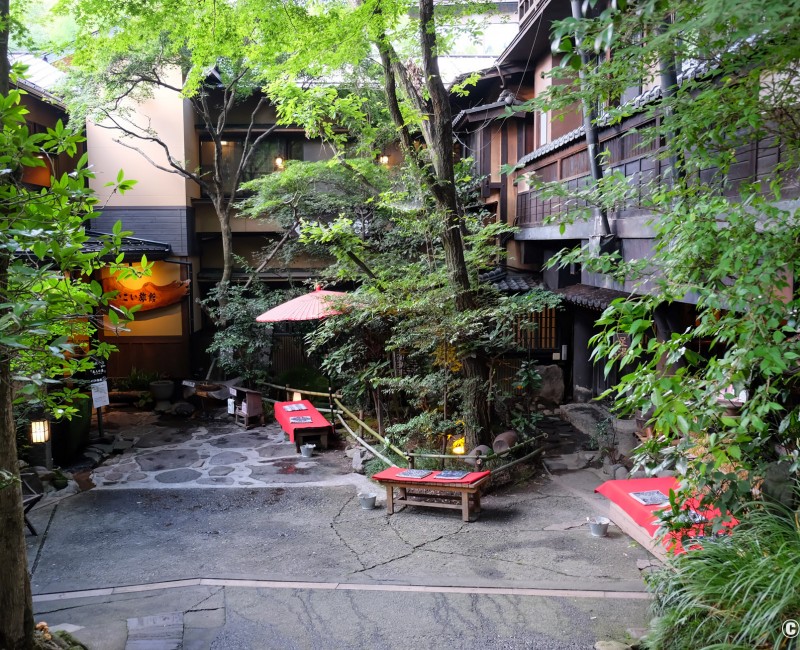 Kurokawa Onsen, ryokan Ikoi dans la rue Kamikawabata