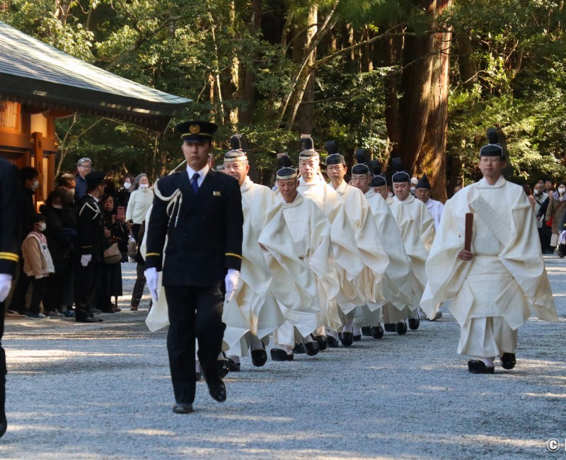 Ise Jingu, procession de prêtres shinto au sanctuaire intérieur Naiku (Kotai-jingu) pendant Kenkoku-kinen-sai, le 11 février