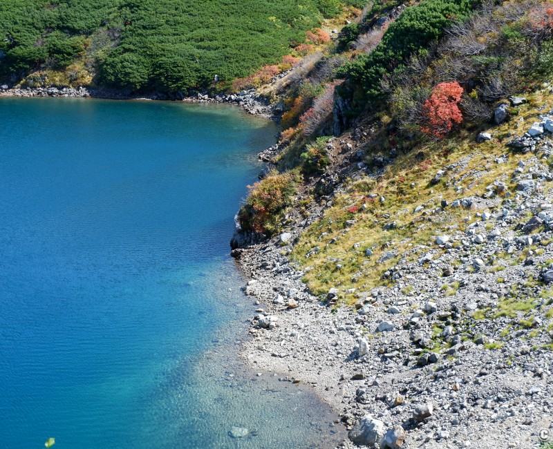 Murodo, lac Mikurigaike et ses eaux bleues Murodo, lac Mikurigaike et ses eaux bleues