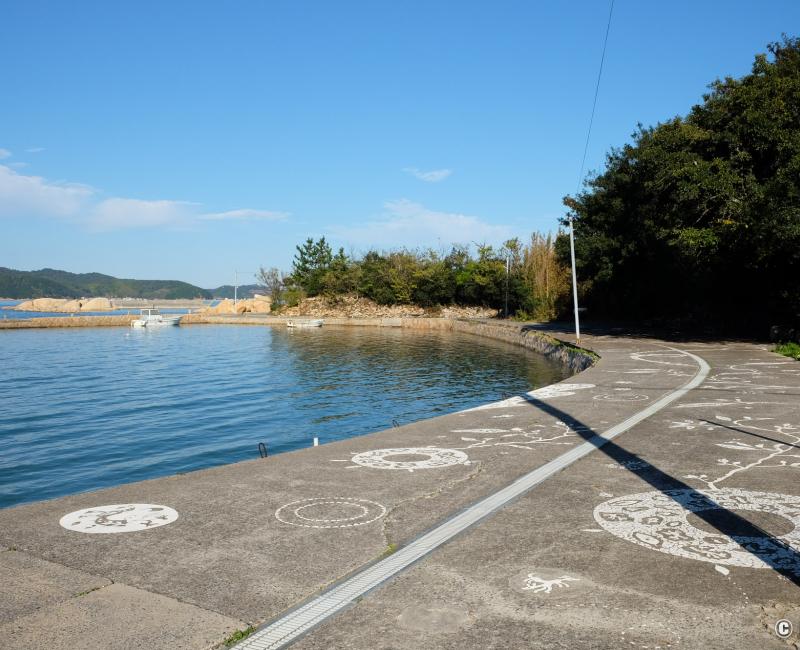 Inujima "Art House Project", peintures "Listen to the Voices of Yesterday Like the Voices of Ancient Times" de Yusuke Asai 2