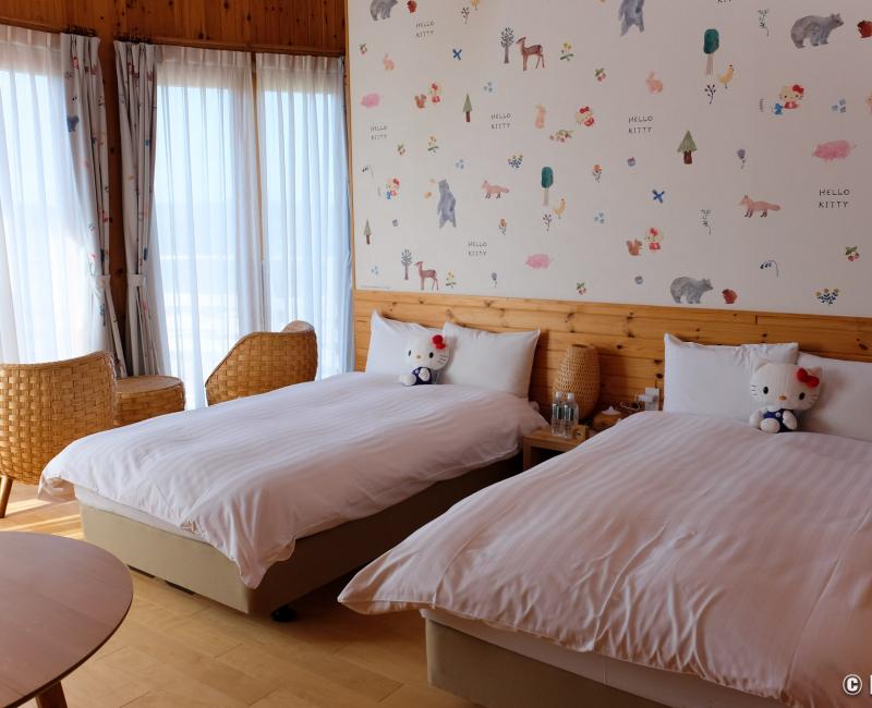Hôtel Grand Chariot (Awaji), chambre Hello Kitty Natural Forest, lits à l'occidentale Hôtel Grand Chariot (Awaji), chambre Hello Kitty Natural Forest, lits à l'occidentale