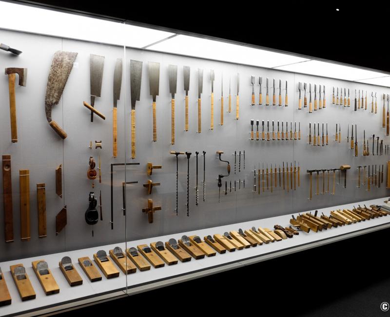 Musée des outils de charpentier de Takenaka, exposition des outils pour le travail du bois à l'époque Edo Musée des outils de charpentier de Takenaka, exposition des outils pour le travail du bois à l'époque Edo