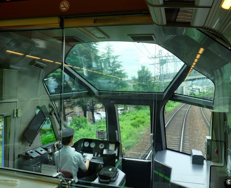 Premium Express Shimakaze, vue sur la cabine vitrée du conducteur depuis la voiture de tête Premium Express Shimakaze, vue sur la cabine vitrée du conducteur depuis la voiture de tête