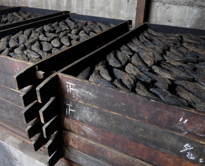 Katsuo Ibushi Koya (Shima, Mie), atelier de production artisanale de katsuobushi 2 Katsuo Ibushi Koya (Shima, Mie), atelier de production artisanale de katsuobushi 2