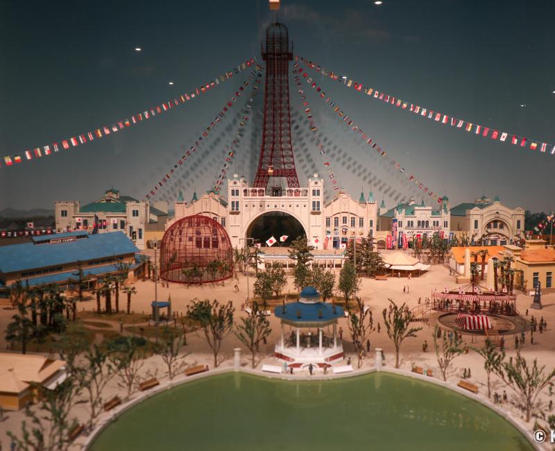 Musée Konjakukan (Osaka Museum of Housing and Living), diorama de Shinsekai en 1912 avec Luna Park et la tour Tsutenkaku Musée Konjakukan (Osaka Museum of Housing and Living), diorama de Shinsekai en 1912 avec Luna Park et la tour Tsutenkaku