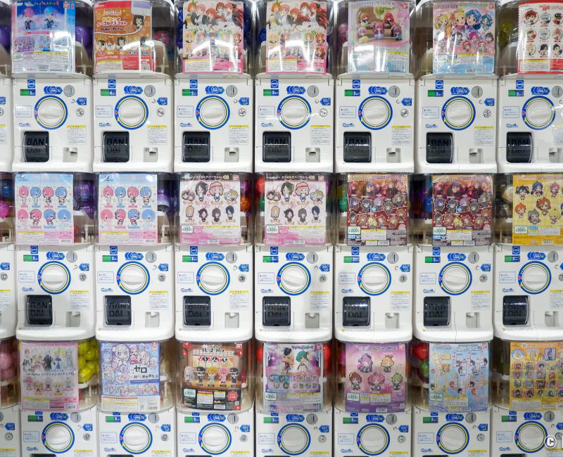Grand magasin de Gashapon d'Ikebukuro, mur de machines à capsules 3 Grand magasin de Gashapon d'Ikebukuro, mur de machines à capsules 3