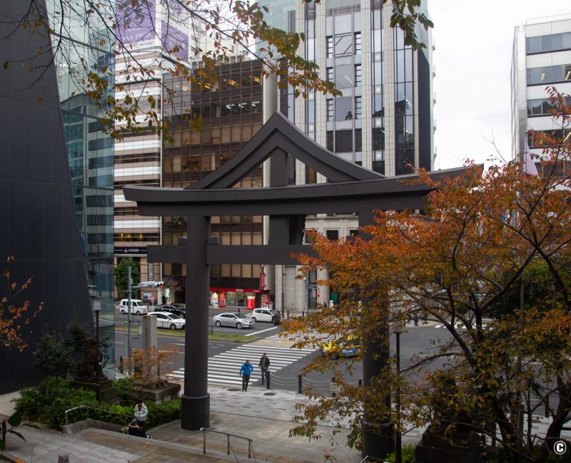 Hie-jinja (Tokyo), grande porte Torii à une entrée secondaire du sanctuaire Hie-jinja (Tokyo), grande porte Torii à une entrée secondaire du sanctuaire