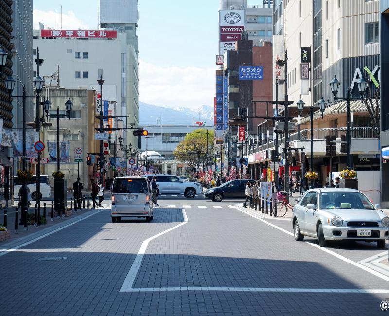 Ville de Fukushima (Tohoku), avenue autour de la gare JR
