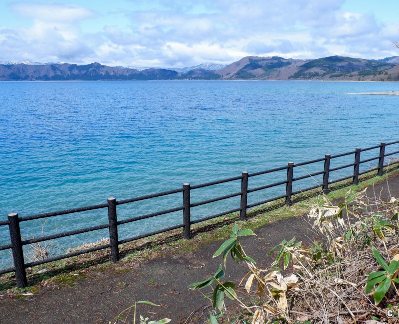 Lac Tazawa-ko (Akita), promenade au bord du lac Lac Tazawa-ko (Akita), promenade au bord du lac