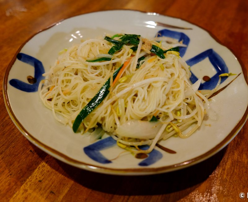 Izakaya Nishiki (Ishigaki), assiette de nouilles sautées Somin Chanpuru