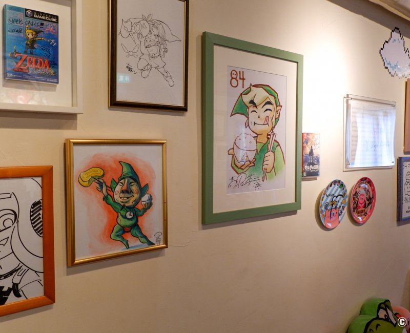 Café 84 Hashi (Tokyo), dessins et autographes officiels de créateurs de jeux Nintendo