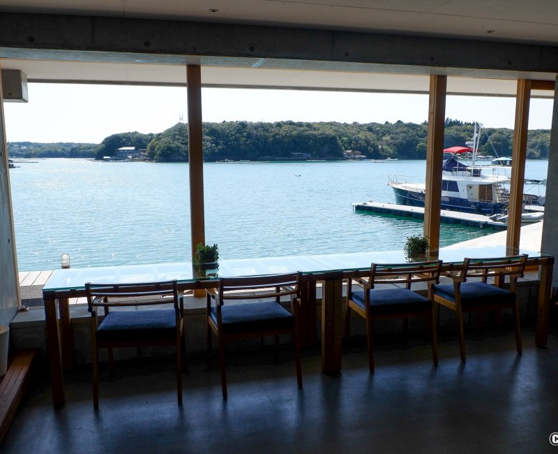 Basaratei (Shima, Ise), salon Sazanami avec vue sur la baie d'Ago Basaratei (Shima, Ise), salon Sazanami avec vue sur la baie d'Ago