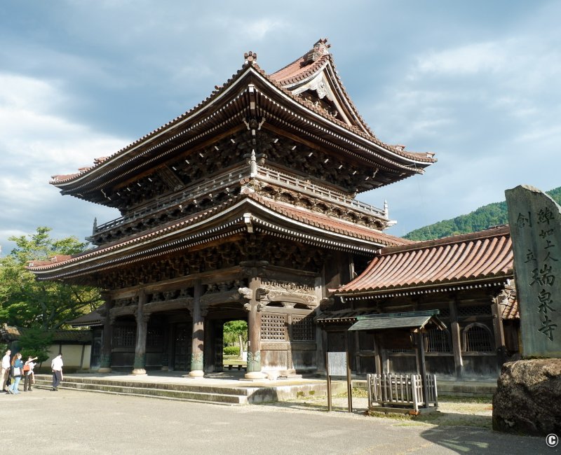 Inami (Nanto, Toyama), porte d'entrée Sanmon du temple Zuisen-ji Inami (Nanto, Toyama), porte d'entrée Sanmon du temple Zuisen-ji