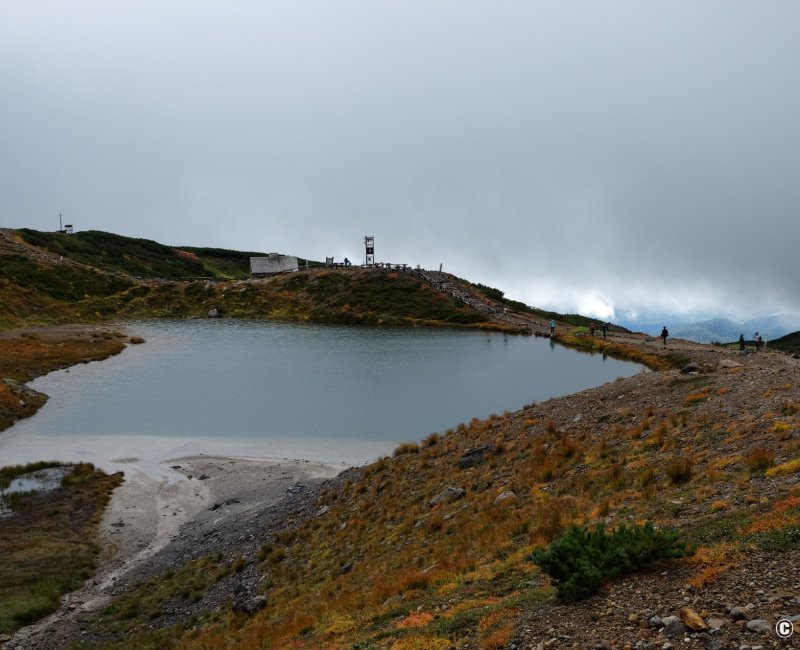 Parc National Daisetsuzan (Hokkaido), vue sur le lac Sugatami-ike à l'automne