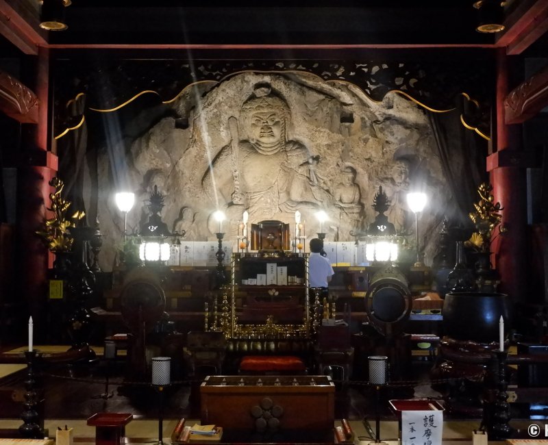 Oiwasan Nisseki-ji (Toyama), statue de Fudo Myoo taillée dans la roche