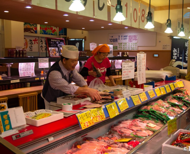 Numazu (péninsule d'Izu), marché aux poissons du port 2 Numazu (péninsule d'Izu), marché aux poissons du port 2