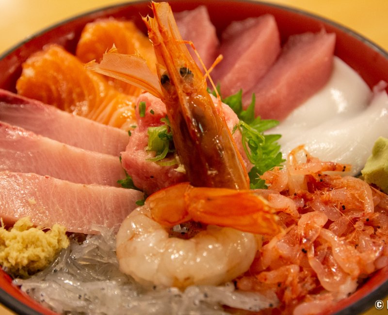 Numazu, plat de Donburi aux poissons crus Kaisendon Numazu, plat de Donburi aux poissons crus Kaisendon