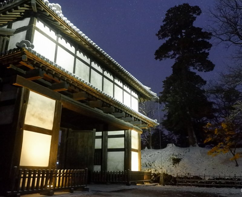 Hirosaki (Aomori), porte intérieure sud Minamiuchi-mon dans le parc du château Hirosaki (Aomori), porte intérieure sud Minamiuchi-mon dans le parc du château