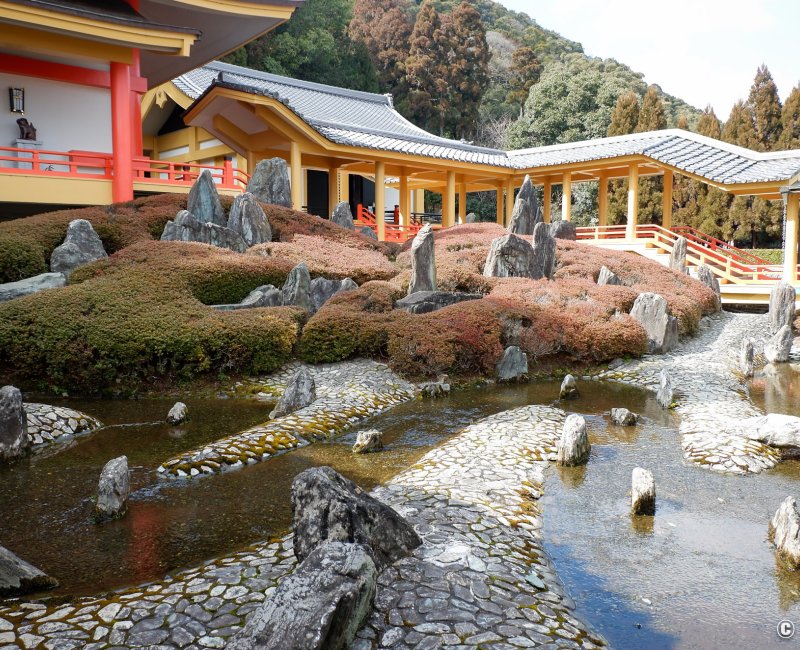 Matsunoo Taisha (Kyoto), musée Shinzokan et jardin Kyoku-mizu-no-niwa Matsunoo Taisha (Kyoto), musée Shinzokan et jardin Kyoku-mizu-no-niwa