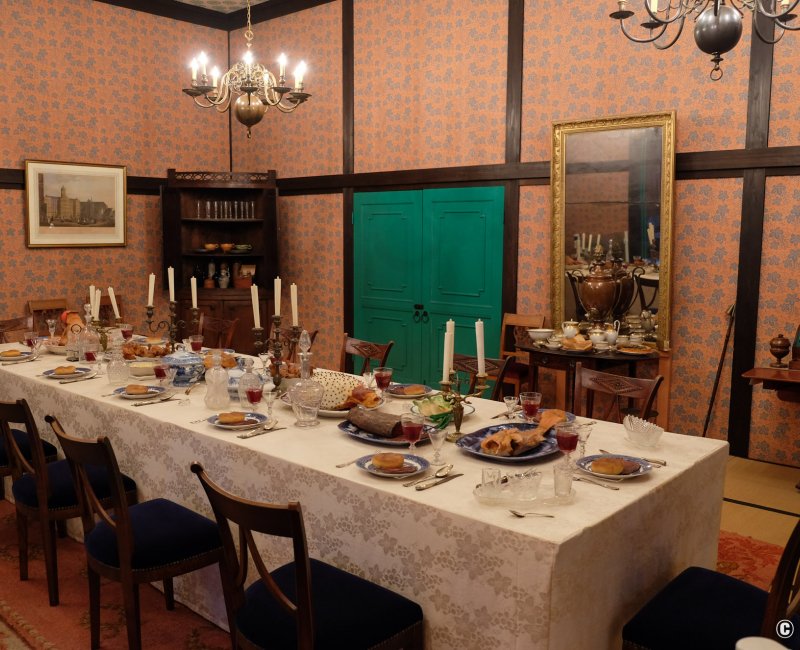 Dejima (Nagasaki), salle de réception dans la résidence du facteur en chef (capitaine néerlandais) Dejima (Nagasaki), salle de réception dans la résidence du facteur en chef (capitaine néerlandais)