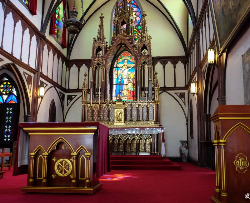 Église Oura (Nagasaki), intérieur de la basilique catholique 2 Église Oura (Nagasaki), intérieur de la basilique catholique 2