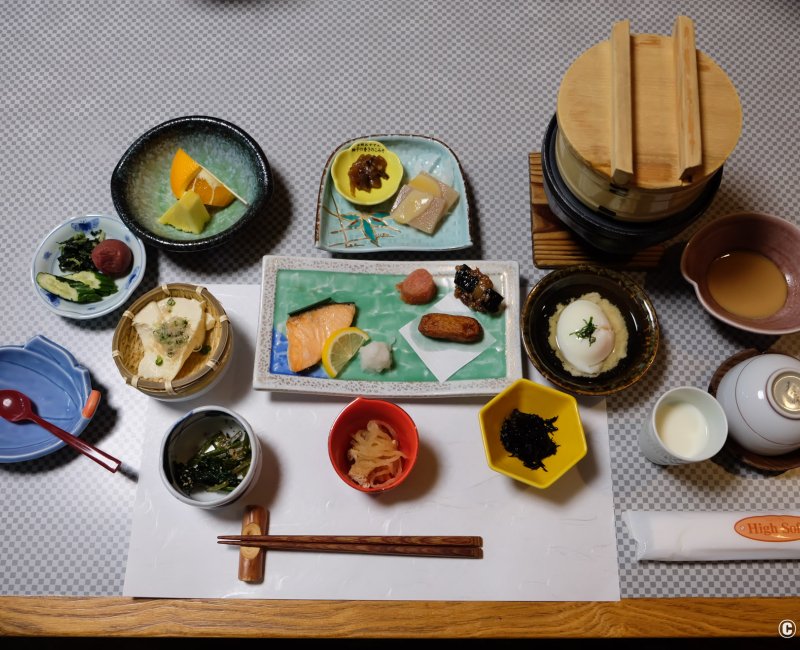 Yamabiko Ryokan (Kurokawa Onsen), petit-déjeuner japonais traditionnel Yamabiko Ryokan (Kurokawa Onsen), petit-déjeuner japonais traditionnel