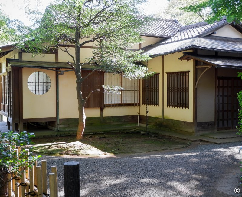 Meiji Jingu Gyoen (Tokyo), maison de thé Kaku-un-tei du jardin