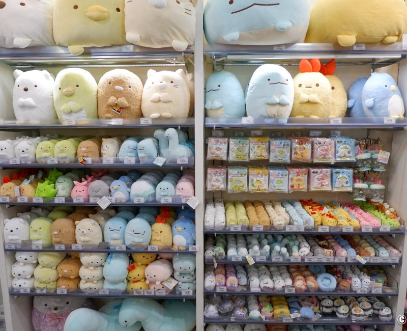 Kiddy Land (Harajuku, Tokyo), rayons de peluches kawaii dans le magasin Kiddy Land (Harajuku, Tokyo), rayons de peluches kawaii dans le magasin