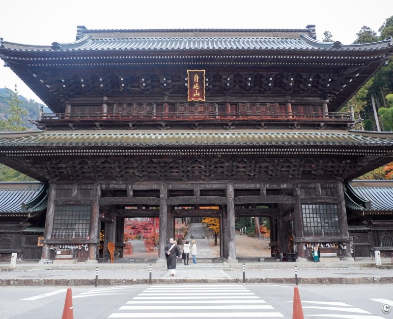 Kuon-ji (Minobu), porte Sanmon du temple