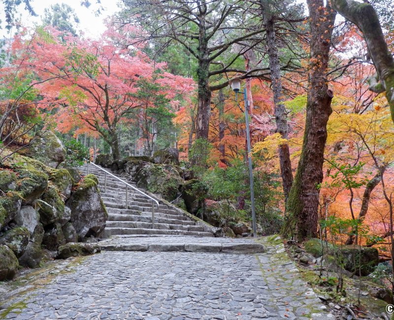 Kuon-ji (Minobu), accès au mausolée de Nichiren Shonin