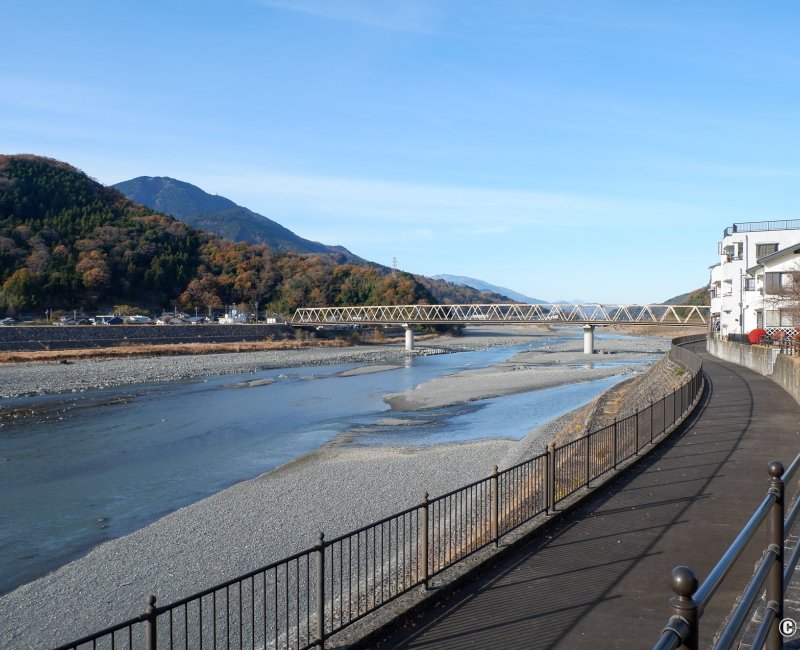 Minobu (Yamanashi, Mont Fuji), vue sur la rivière Fuji-kawa près de la gare JR