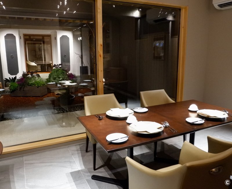 Auberge Homachi Mikuni Minato (Fukui), salle du restaurant Yoshino Tateru Auberge Homachi Mikuni Minato (Fukui), salle du restaurant Yoshino Tateru