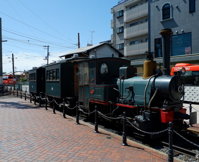 Dogo Onsen (Matsuyama), Réplique du train Botchan Ressha Dogo Onsen (Matsuyama), Réplique du train Botchan Ressha