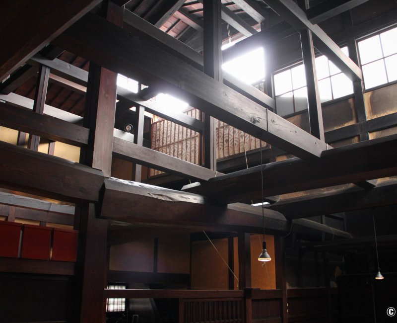 Maison traditionnelle Yoshijima (Takayama), poutres de l'atrium Maison traditionnelle Yoshijima (Takayama), poutres de l'atrium