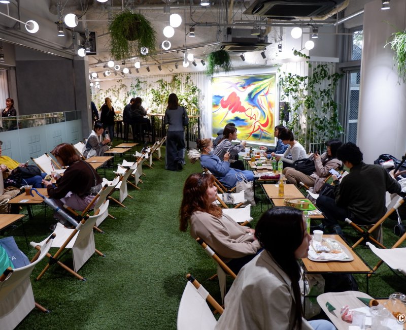 Tokyu Plaza Harajuku (Harakado), aire de pique-nique en intérieur au 5F Tokyu Plaza Harajuku (Harakado), aire de pique-nique en intérieur au 5F