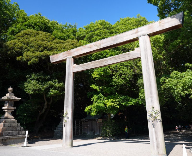 Atsuta-jingu (Nagoya), Torii Nishi-mon, porte ouest du sanctuaire 