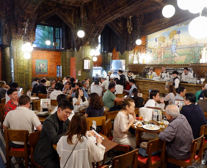 Ginza Lion 7-chome (Tokyo), salle principale et authentique du bar à bières 2