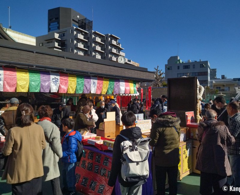 Koto (Tokyo), foule du début d'année au Naritasan Fukagawa Fudo-do en janvier Koto (Tokyo), foule du début d'année au Naritasan Fukagawa Fudo-do en janvier