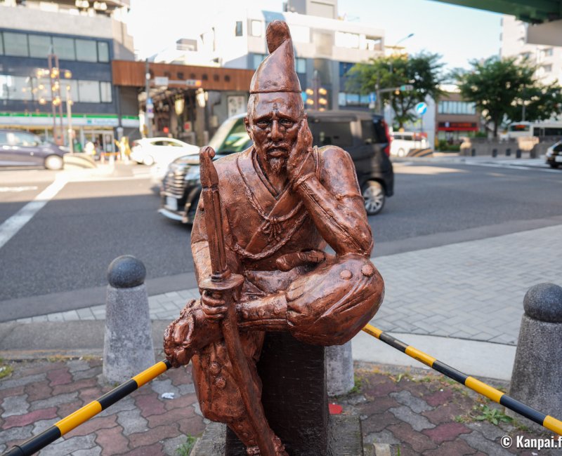 Shike-michi (Nagoya), statue de Tokugawa Ieyasu à côté de la Shotengai Endoji