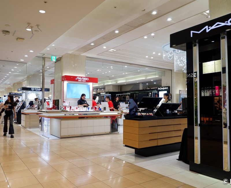 Kyoto Takashimaya, espace cosmétiques au rez-de-chausée 1F du grand magasin
