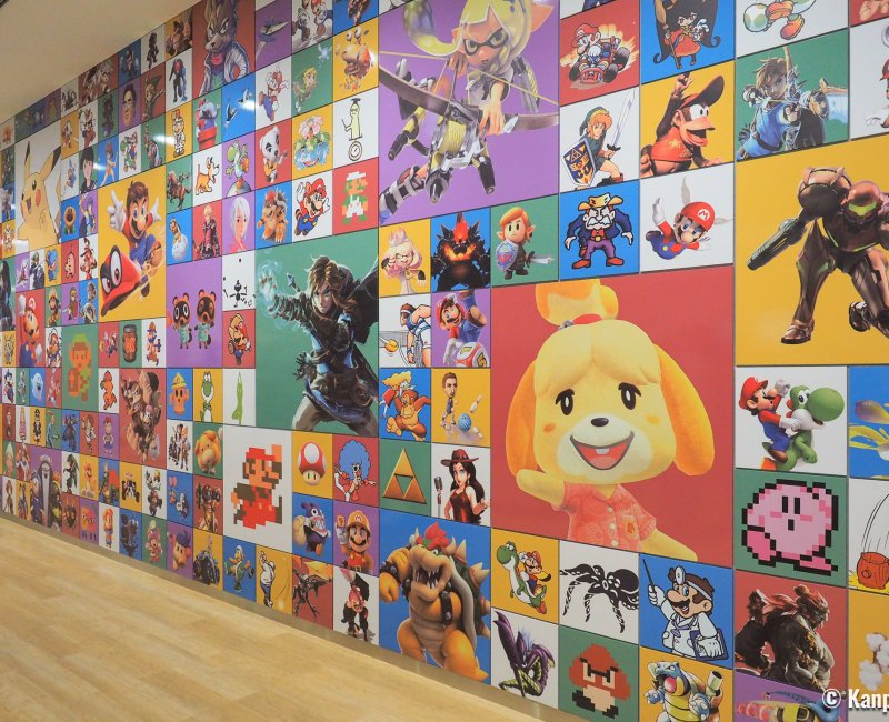 Nintendo Museum (Uji), mur à l'effigie des personnages des jeux video de Nintendo Nintendo Museum (Uji), mur à l'effigie des personnages des jeux video de Nintendo