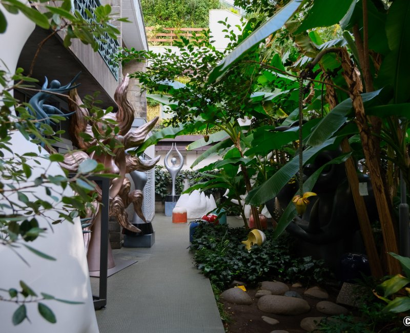 Musée Mémorial Taro Okamoto (Tokyo), Vue sur le jardin au rez-de-chaussée Musée Mémorial Taro Okamoto (Tokyo), Vue sur le jardin au rez-de-chaussée