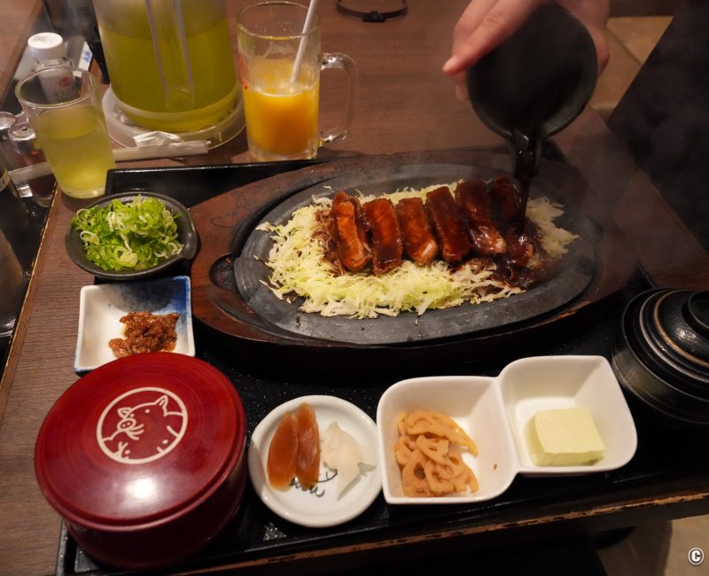 Château de Nagoya, Kinshachi Yokocho, spécialité de porc Miso Katsu