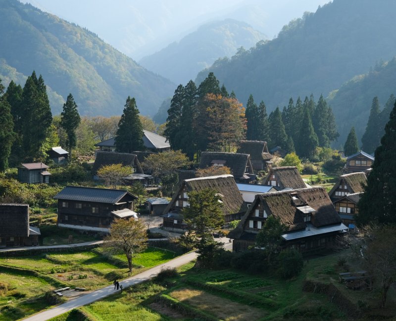 Gokayama (Toyama), vue sur le village rural et traditionnel à toits de chaume Ainokura Gokayama (Toyama), vue sur le village rural et traditionnel à toits de chaume Ainokura